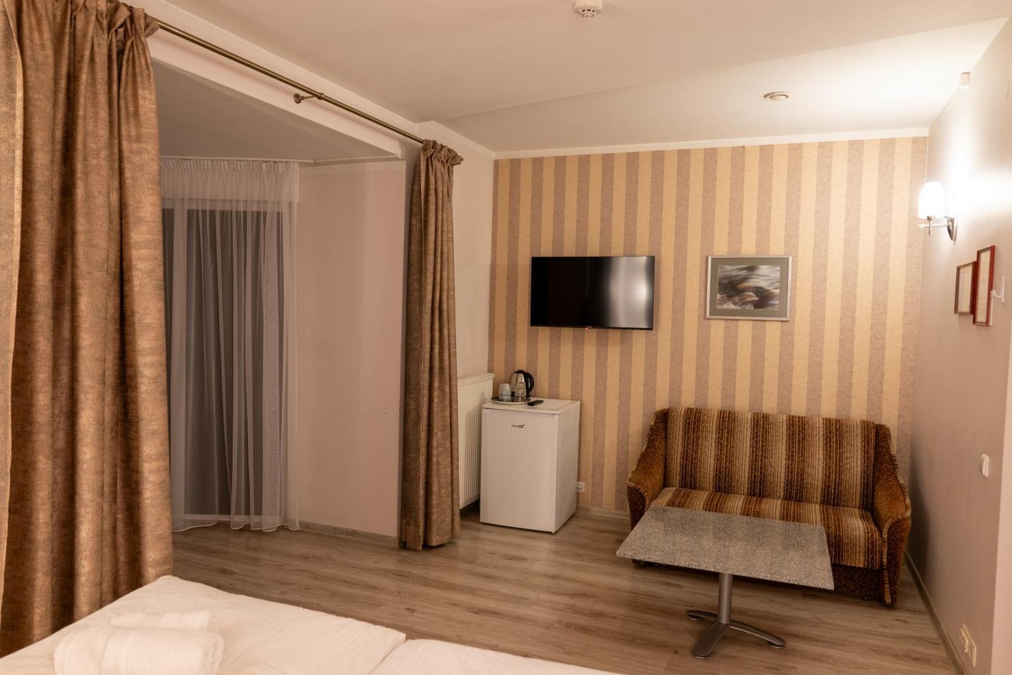 Viesbutis Banga Hotel Tauragė Eksteriør billede